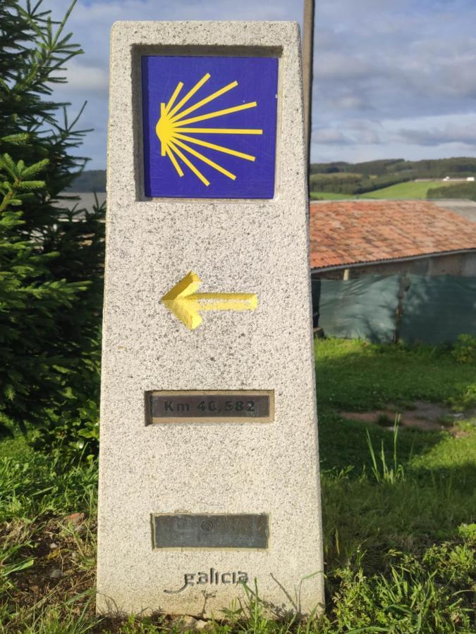 Mirador De Ribadiso Hostel Arzua Luaran gambar